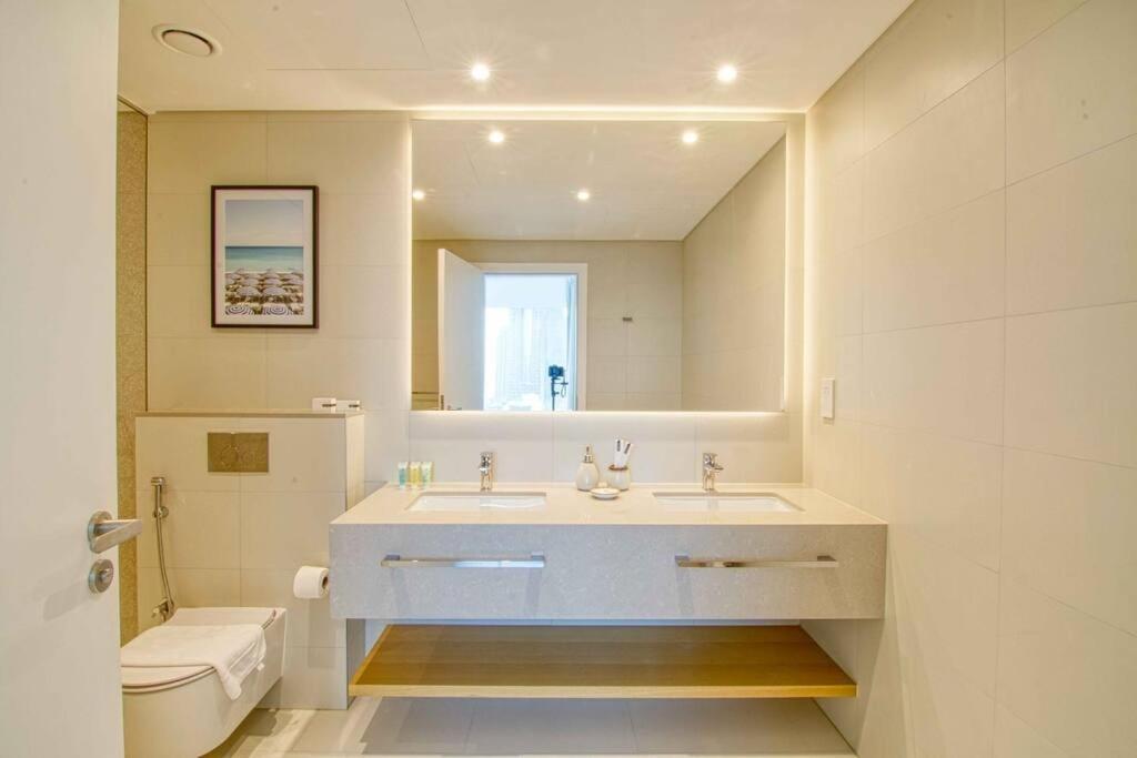 Stunning 2br With Sea And Ain View At Jbr *
