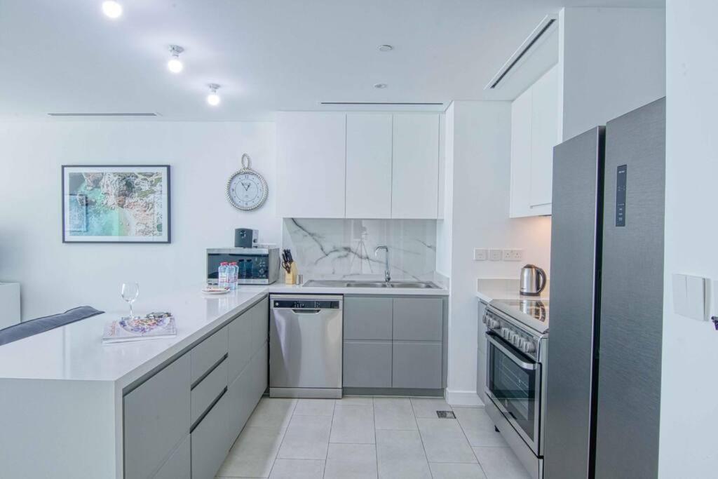 Stunning 2br With Sea And Ain View At Jbr